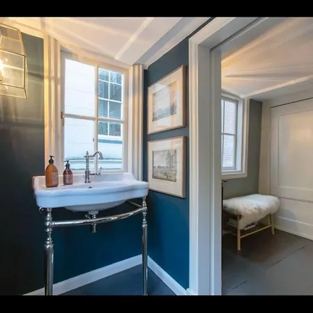 5bedroom House * Amsterdam